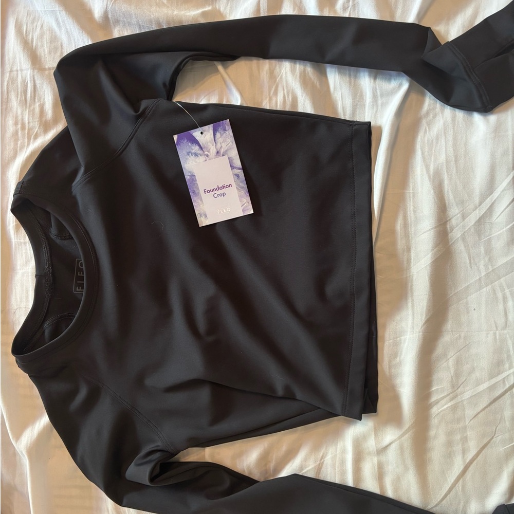 Fleo Black Long Sleeve Crop Top